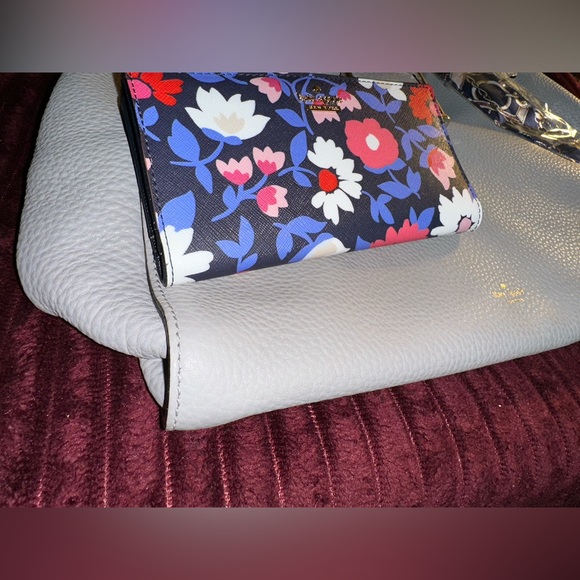 Kate Spade ♠️ Large Magnetic Tote Bag closure and Wallet - Picture 4 of 15